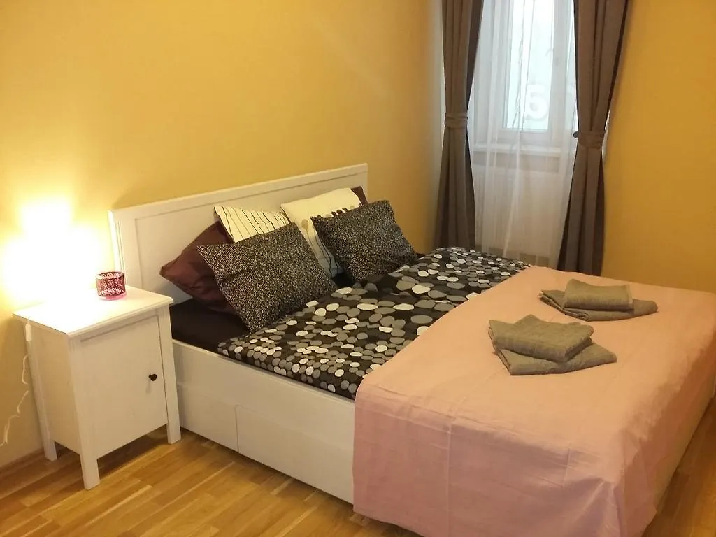 Apartment Vltavska B Prague 0*,